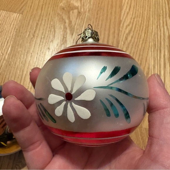 Blown Glass Hand Painted Flower Design Christmas Poland Tree Ornaments Vintage - Picture 3 of 6